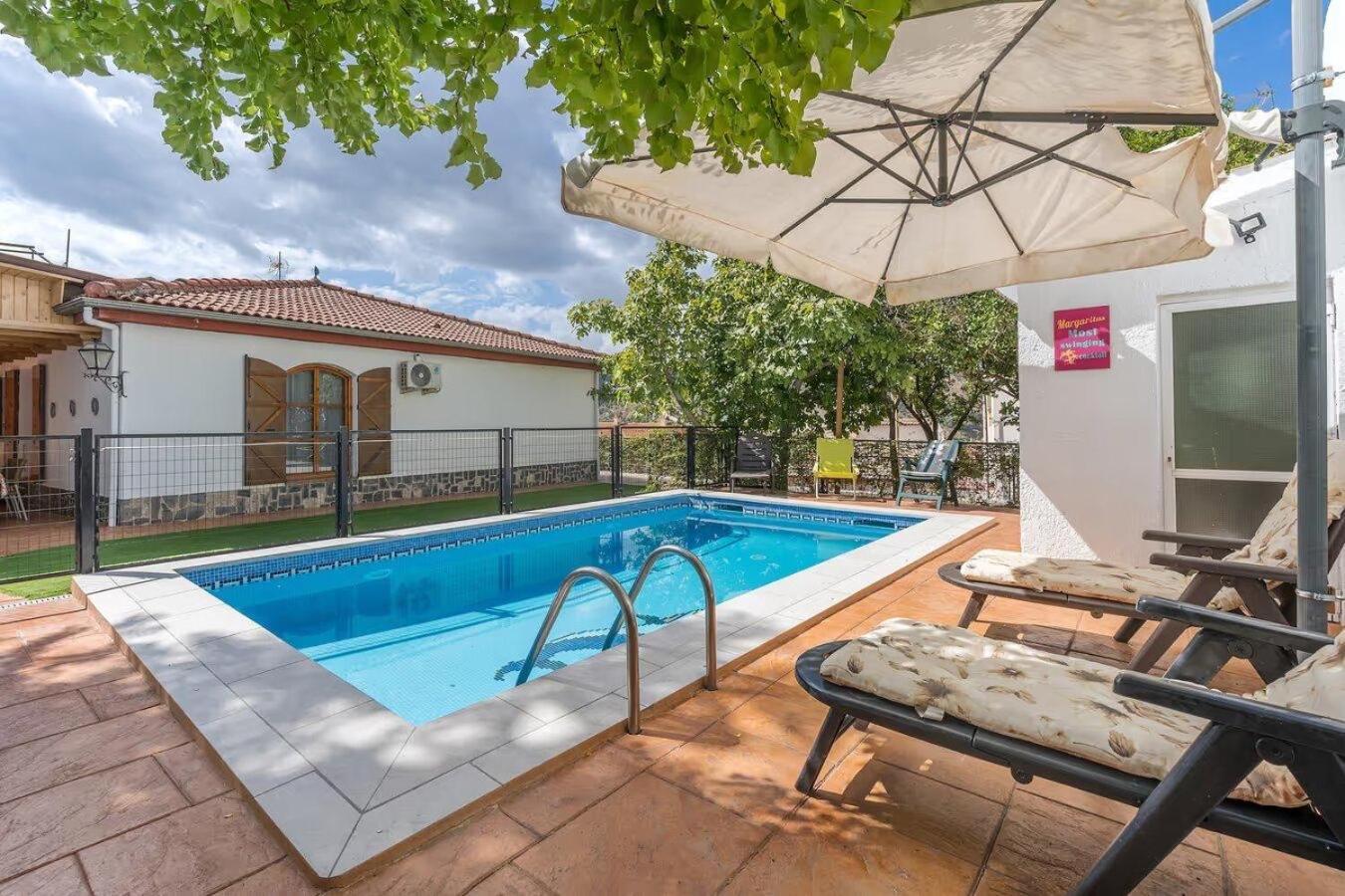 Casa Rural Vistablanca En Una Sola Planta Con Bonitas Vistas Y Piscina - Junto A La Capital Y La Alhambra 塞内斯·德拉维加 外观 照片